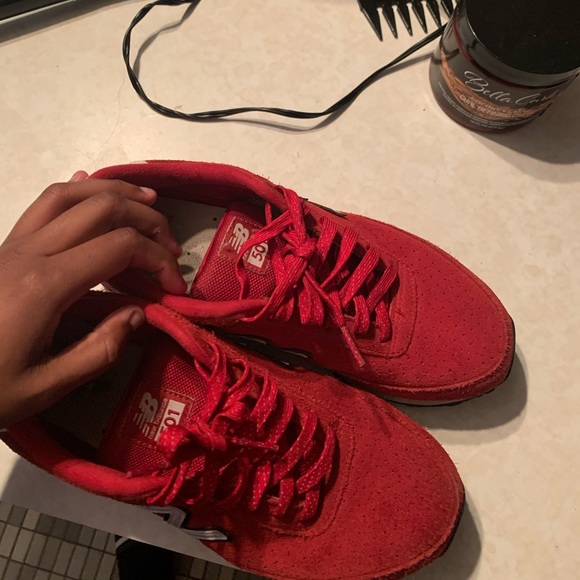 New Balances - Picture 4 of 4